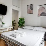 Joivy Chic Studio, Easy Access To Centre Milán